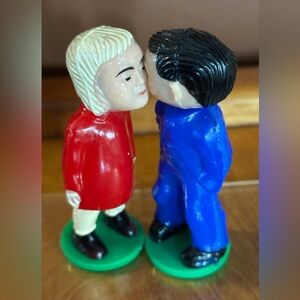 Vintage Kisser Bobble Heads Kissing Couple with Box